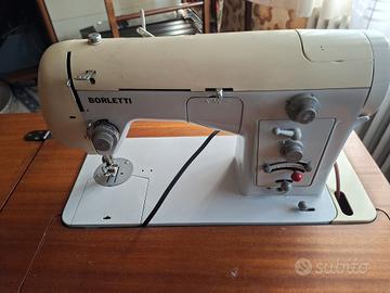 Macchina da cucire vintage Borletti mobile legno