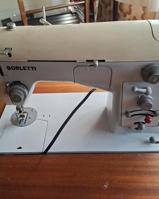 Macchina da cucire vintage Borletti mobile legno
