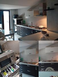 CUCINA-CAMERETTA BAMBINI-MOBILE TV + TAVOLINO