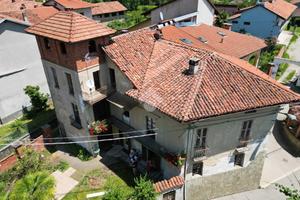 CASA SEMINDIPENDENTE A BARBANIA