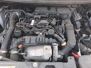 Motore peugeot 5008 3008 1.5 diesel 2019