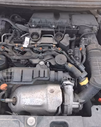 Motore peugeot 5008 3008 1.5 diesel 2019