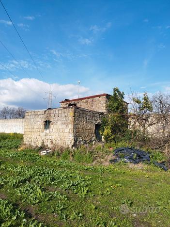 Terreno agricolo con rudere di 90 mq