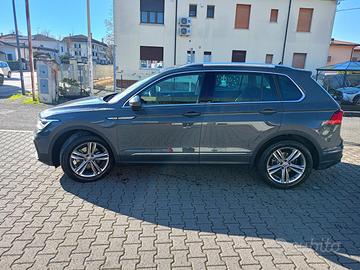 VW Tiguan - Luci Ambient - Telecamera - Sebring 18