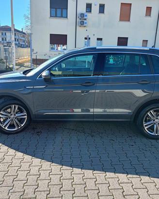 VW Tiguan - Luci Ambient - Telecamera - Sebring 18