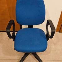 Sedia da ufficio con ruote e braccioli
