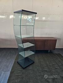 Vetrina Cattelan Nuova libreria a giorno