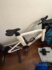 Zwift Bike + Rullo da allenamento