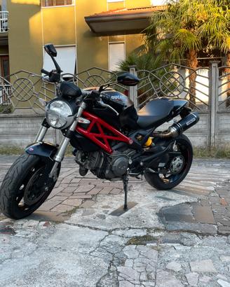 Monster 796