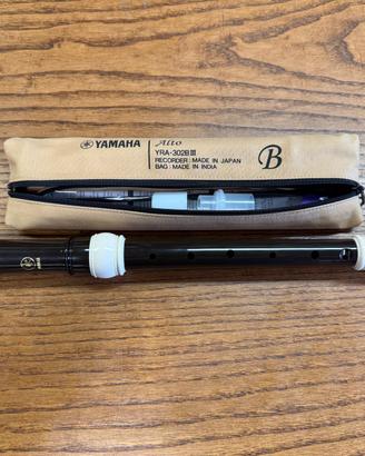 FLAUTO YAMAHA YRA-302BIII