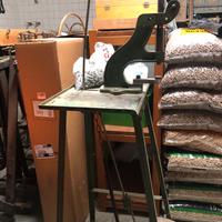 Base a pedale per bottoni automatici