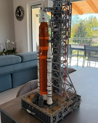 Lego NASA Artemis Space Launch System 10341