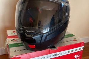 Casco Nolan e completo anti-pioggia