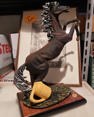 Cavallo marcato Cevik