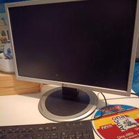 Monitor LG e tastiera 
