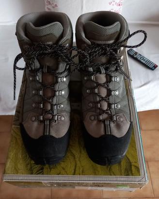 Scarponi treking marca Scarpa nr.40,5