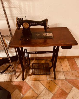 SINGER antica a pedali