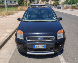 Ford fusion con gancio traino impeccabile