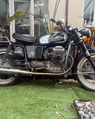 Moto Guzzi V7 850 GT