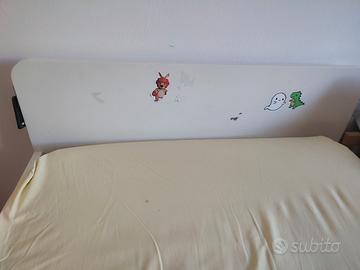 Letto singolo con letto contenitore e due cassetti