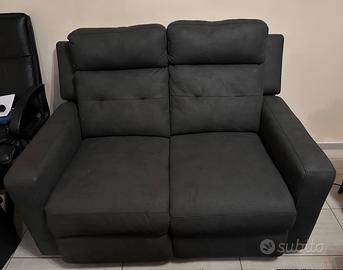 Nuovo Divano 2 posti con 2 mov. Elettrici