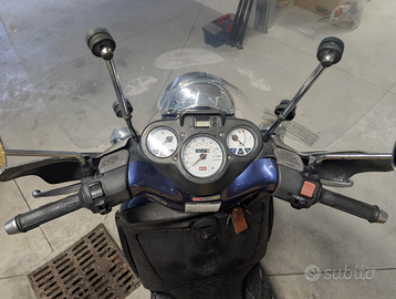 Scarabeo 200 Tenuto Benissimo con Ruote Nuove - Da