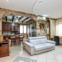 AMPIO TRILOCALE COMPLETAMENTE RISTRUTTURATO!!