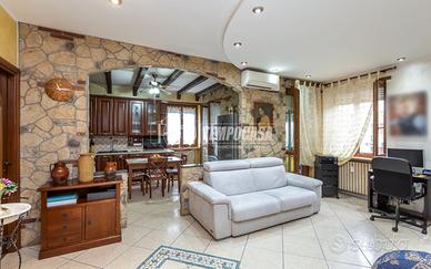 AMPIO TRILOCALE COMPLETAMENTE RISTRUTTURATO!!