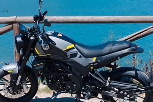 Benelli Leoncino 250 con soli 600 km