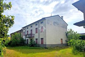 CASA DI CORTE A GOITO
