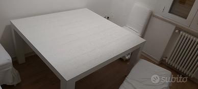 Tavolo Quadrato in Legno Massiccio – 140x140