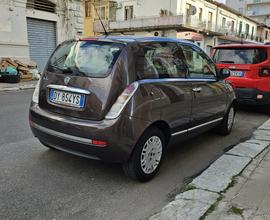 Lancia y 2 serie automatica