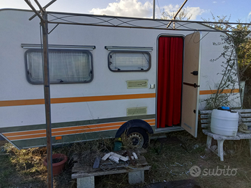 Caravan usato