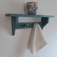 Appendiabiti con mensola fatto a mano in legno