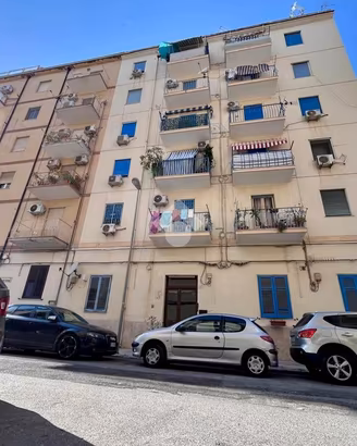 2 LOCALI A PALERMO