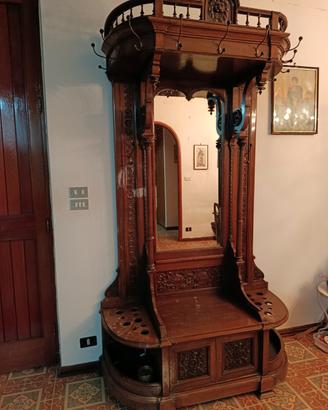 Elegante mobile d’epoca in legno massello