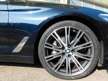 BMW 530 d xDrive INDIVIDUAL Pelle-Tetto-Cerchi20"
