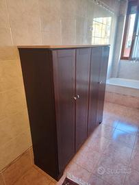 Mobile in legno massello in noce con top in marmo