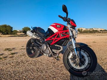 Ducati Monster 796 grafica Ducati Corse