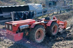 trattore valpadana 4RM 300 snodato e fresa deleks 