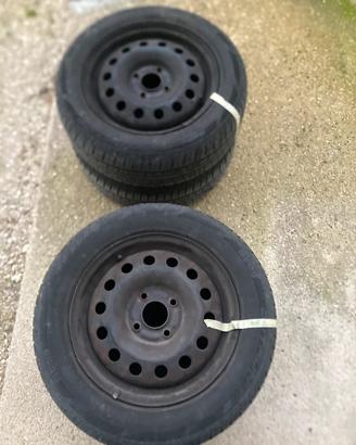 Gomme estive e cerchi 195/60/15