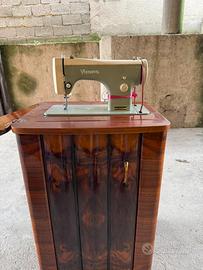 Mobile con macchina da cucire