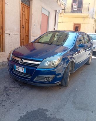 Opel Astra 1.7 CDTI per ricambi