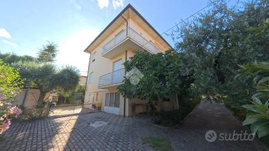 4 LOCALI A CIVITANOVA MARCHE