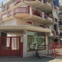 Trivani e bagno con posto auto V.le Virgilio