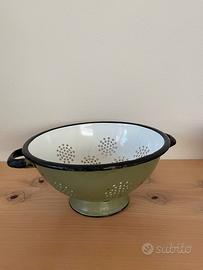 🍳 Scolapasta vintage in metallo verde – anni ’60