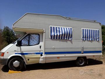 Camper mansardato . Ideale come prima esperienza