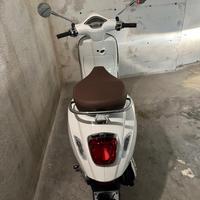 Vespa primavera 50