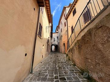 4 LOCALI A NOCERA UMBRA