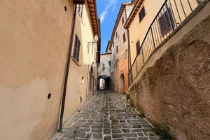 4 LOCALI A NOCERA UMBRA